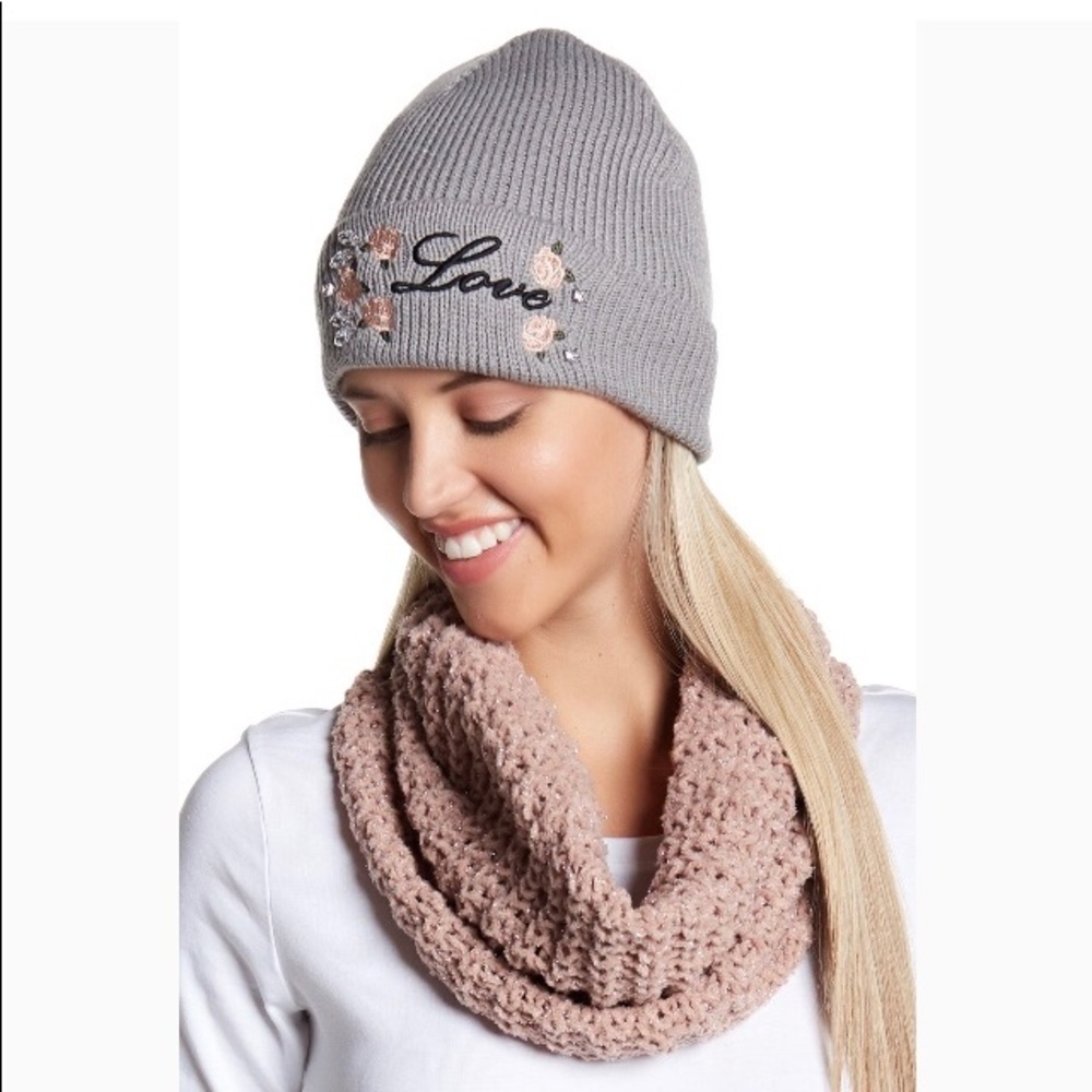 Betsey Johnson Roses & thrones beanie& scarf